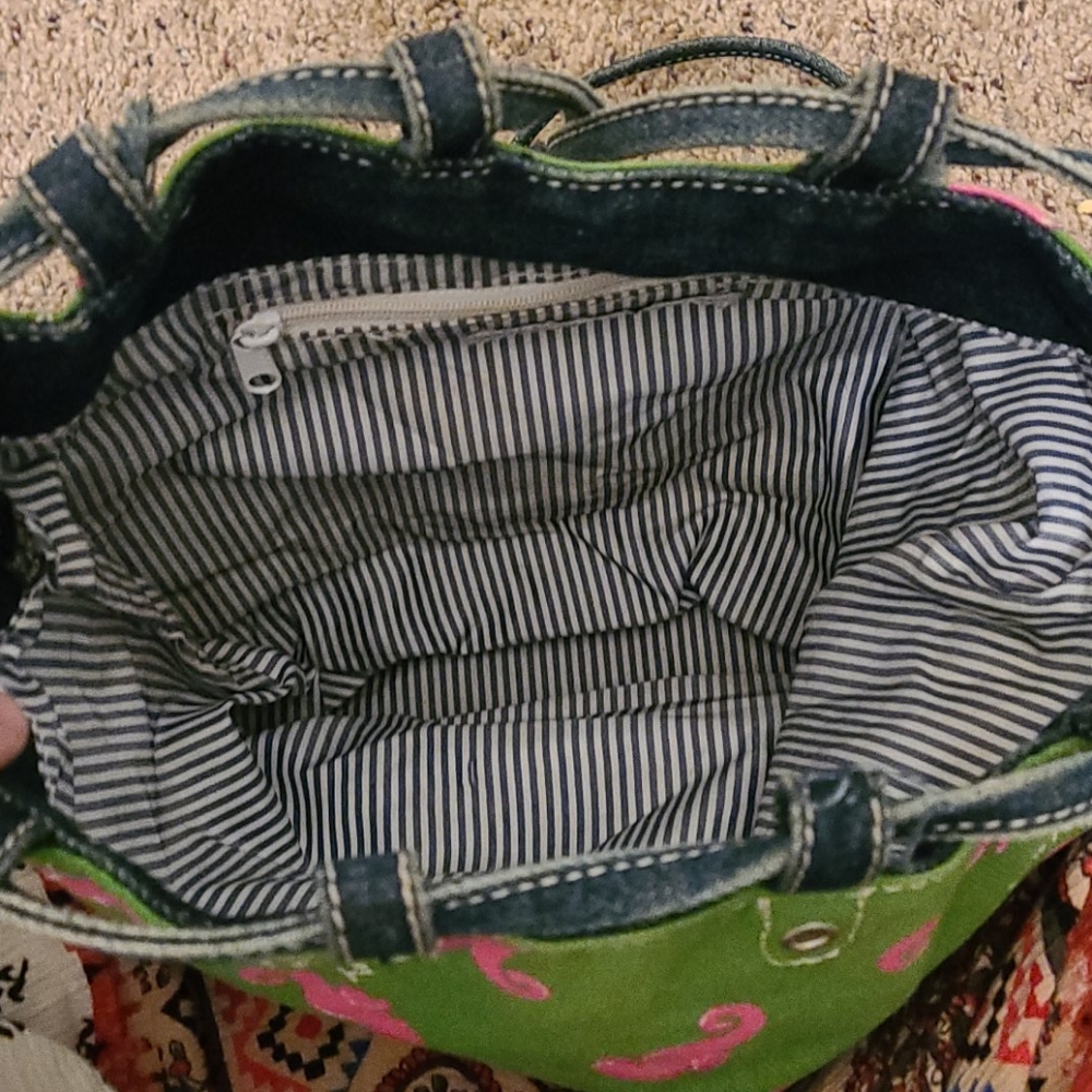 Green and pink tommy hilfinger seahorse bucket bag - Picture 4 of 6